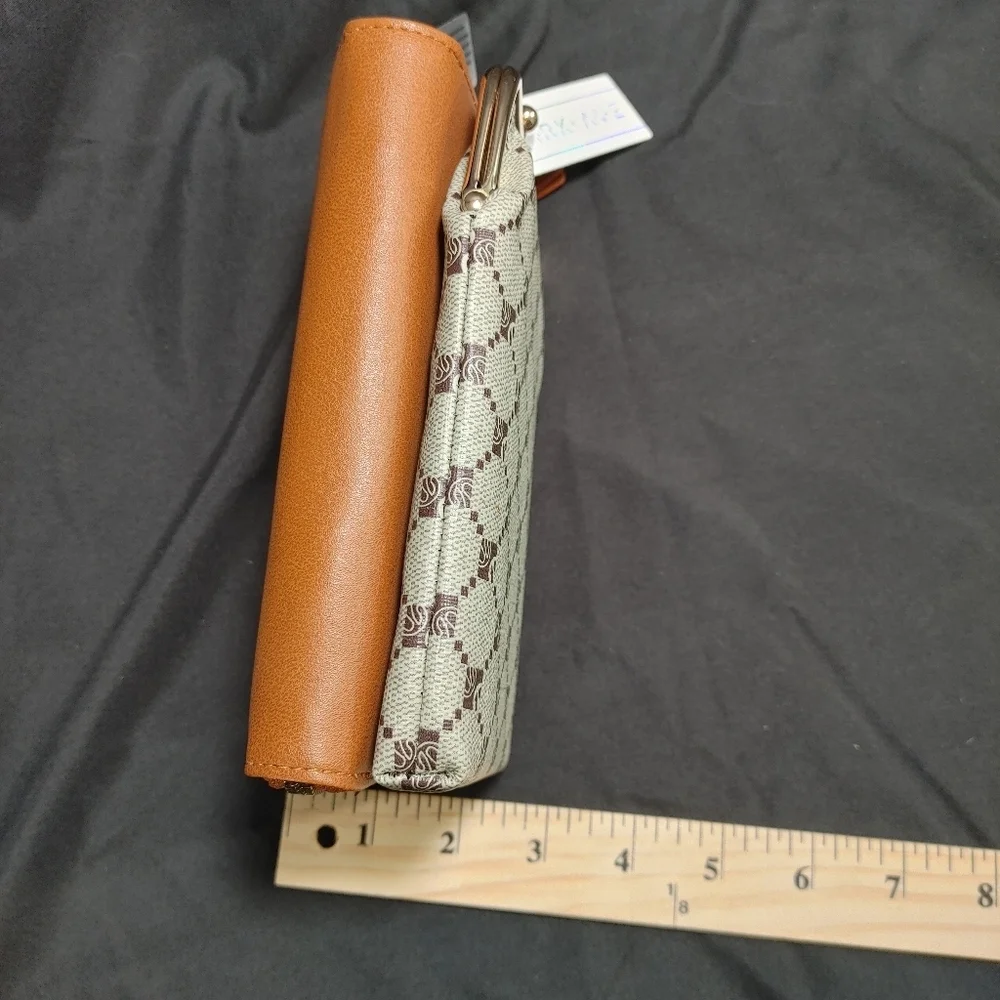 Park Avenue Brown and Cream Patterned Women's Wrislet/Crossbody Bag